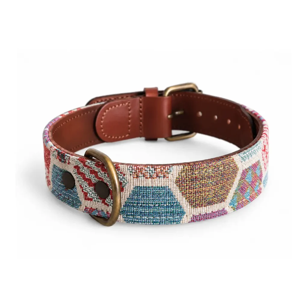 Collar Nyro de DANNTE con tejido de hexágonos y anilla dorada