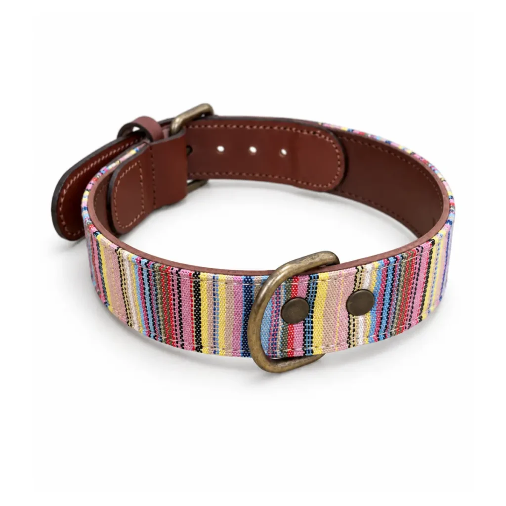 Collar Qori de DANNTE de frente en rayas pastel